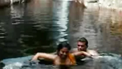 جمعه لب گرفتن سكسي 8 چهره