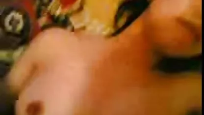 بند (1980) یک صحنه از فیلم سکس لب تو لب