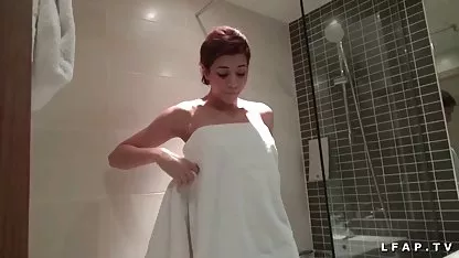فقط سکس لب تو لب یک دختر